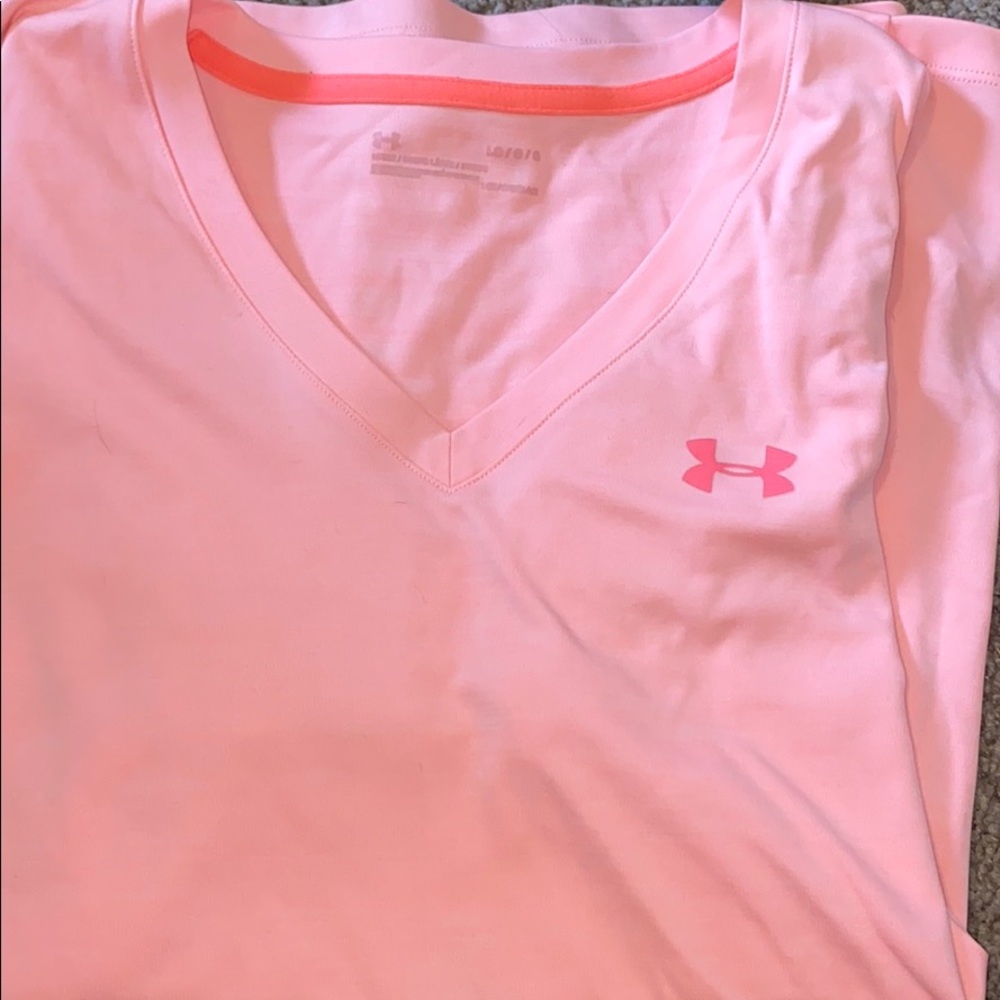 Light pink short sleeved T-shirt